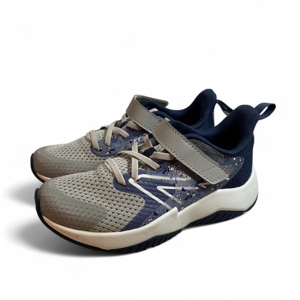 New Balance Kids
Rave Run v2 Bungee Lace with Top Strap